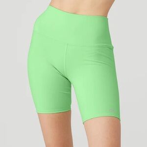 NEW Alo Biker Shorts in Ultra Mint